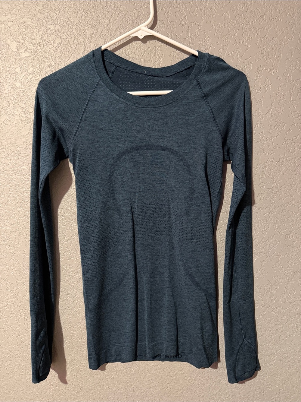 Lululemon Swiftly Tech Long-Sleeve Shirt Size 2